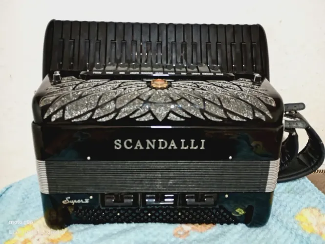 Acordeon scandalli