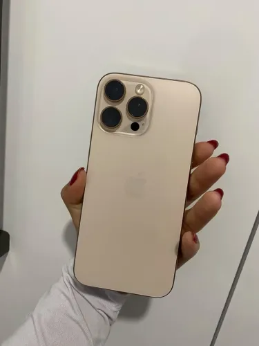 iPhone 16 pro Max. Troco em 17 pro Max com volta minha