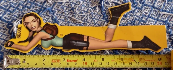 Material De Divulgação Antigo Lara Croft Em Papelão Original