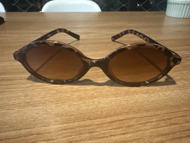 Óculos De Sol Feminino Oval Retrô Tartaruga Marrom Elegante