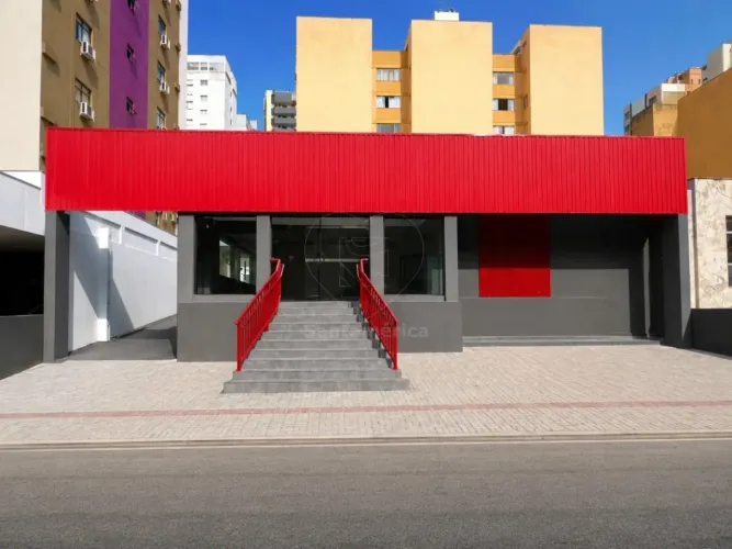 Casa comercial com 10 salas para locação no Centro de Londrina