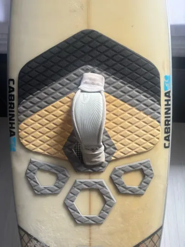 Prancha de Kite surf cabrinha triquilha com alça tamanho 5.10