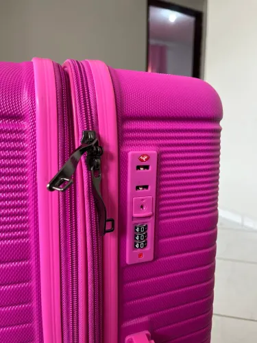Mala de Viagem Rosa 23kg - Semi Nova (usada apenas 1 vez!)