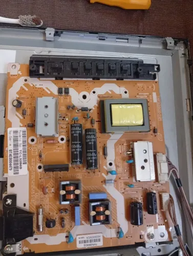 Placa font da tv Panasonic TC-L32B6B TNPA5808 1p funcionando