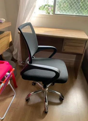 Cadeira giratória para home office