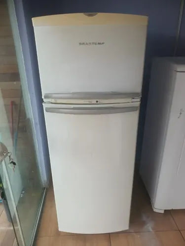 Vendo geladeira brastemp frost free usada funcionando perfeitamente entrego 