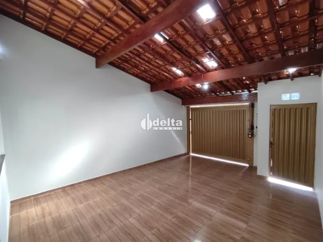 Casa com 3 quartos disponível para locação no bairro Santa Luzia em Uberlândia-MG