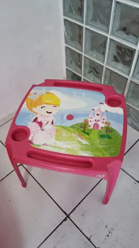 Mesinha infantil ( Mesa)