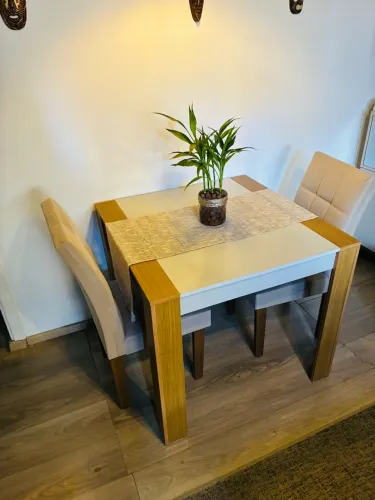 Mesa de jantar 2 cadeiras