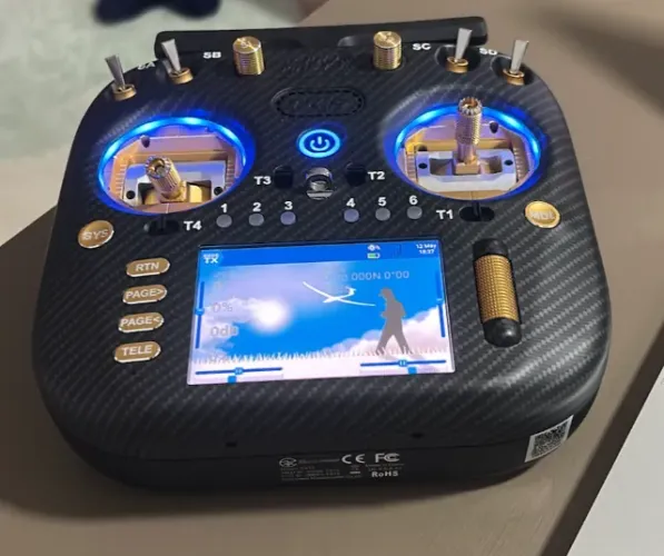 Radiomaster TX15 MAX Dualband Dourado