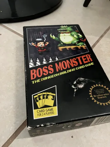 Boss Monster 1 (Em ingles) Semi-novo com slaves