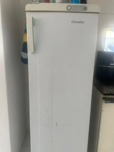 Geladeira Esmaltec