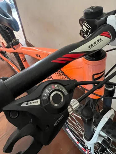 Bicicleta GIOS FRX extremamente nova. Parada há uns anos praticamente nunca andou.
