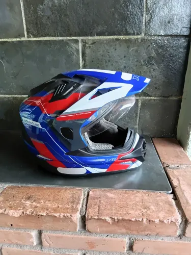 Capacete X11 Adventure Tamanho 62 Com Óculos Interno Apenas 1 mês de uso