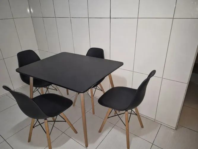 Mesa + cadeiras