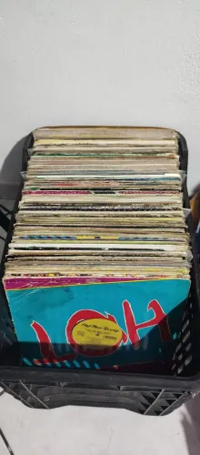 Par de toca discos Stanton semi novos DIRECT DRIVE com lote de 62 DISCOS PIRATINHAS 