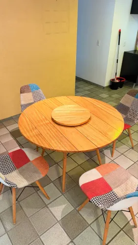 Mesa + 4 cadeiras (vendo separado tambem)