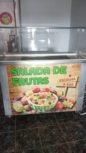 Carrinho de salada de frutas