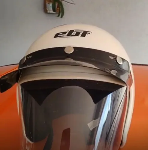 Capacete