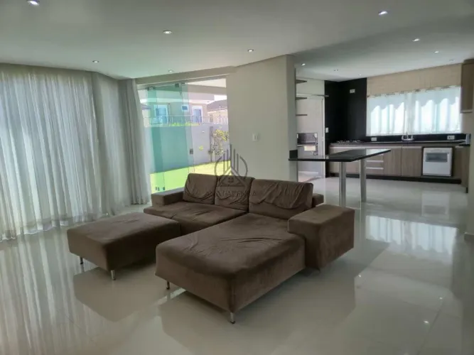 Sobrado em condomínio à venda, com 3 quartos, 1 suíte com 275m² em Tremembé