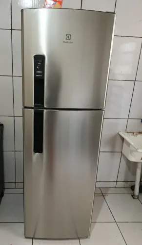 Geladeira Electrolux Frost Free Duplex, painel elétrico,e função turbo