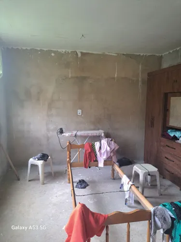 Vendo ou troco Casa em construção em moto interessado chama no zap