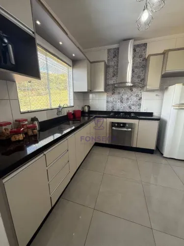 Apartamento com 2 dormitórios à venda por R$ 275.000 - Santo Expedito II - Pouso Alegre/MG