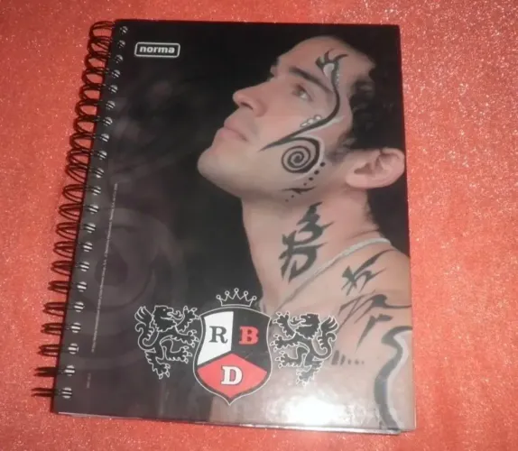 Caderno RBD com pôster RESERVADO