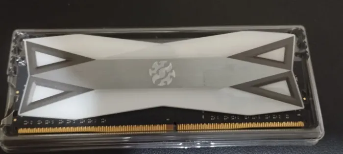 Memoria DDR4 XPG Spectrix D60G 8GB