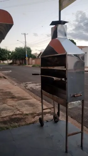 Churrasqueira de espetinho