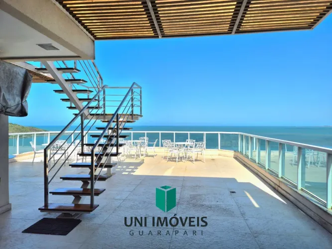 Cobertura à venda na Praia do Morro em Guarapari - Vista de um cruzeiro em alto-mar!