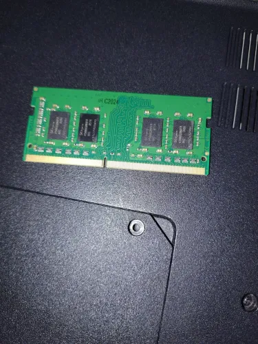 Memoria (NOTEBOOK) ram DDR4 8gb crucial 2400mhz 
