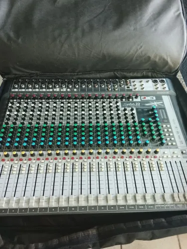 Mesa de som