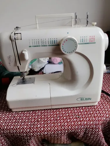 Máquina de costura Elgin JX 4000