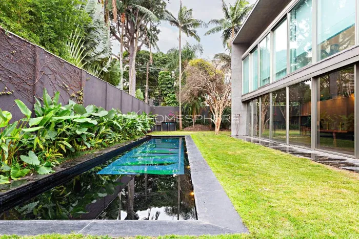 Rua México, Jardim América. Casa à venda em Jardim América em frente ao Clube Paulistano, 
