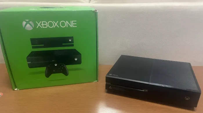 Vendo XBOX ONE 500GB + KINECT 