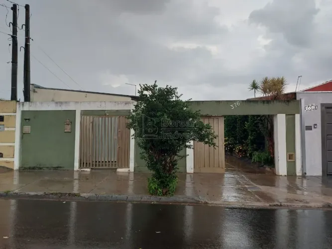 Venda de Casas / Padrão na cidade de Américo Brasiliense