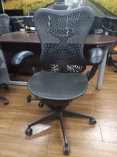 Cadeira de Escritório Herman Miller Mirra 1: