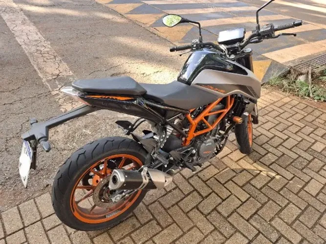  KTM Duke 390 2022/2023 seminova, único dono, conservação perfeita!
