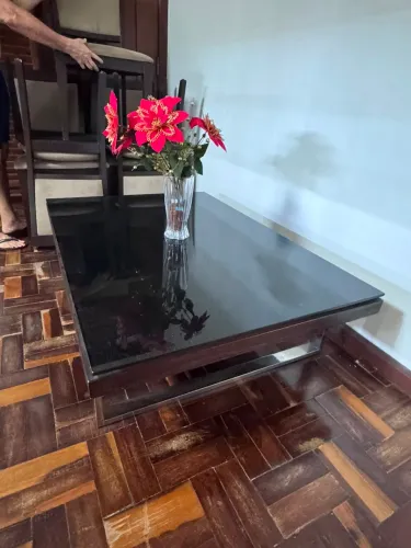 Pra vender logo ? belíssima mesa!