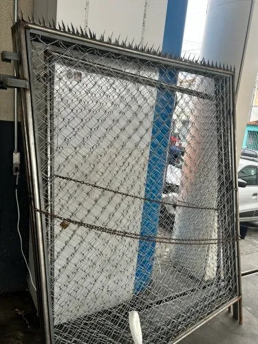 Cercamento móvel para posto de gasolina