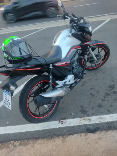 Titan 160 2023 procuro troca por CB 300 f