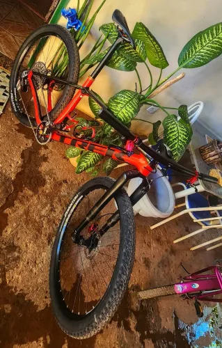 Vende-se bike trek super conservada 