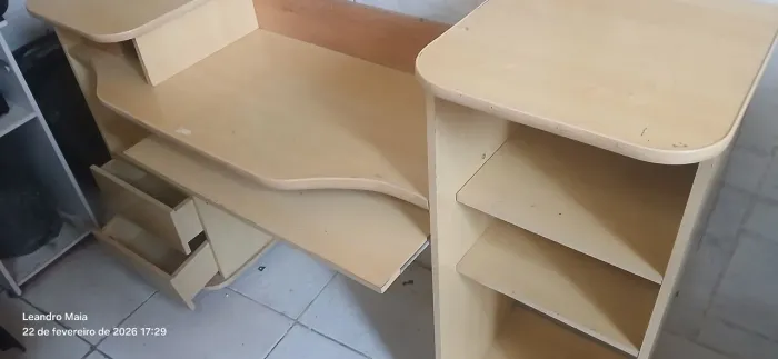 Doação de mesa grande de computador