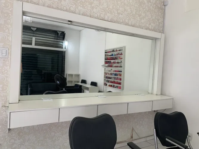 Bancada para salao com espelho
