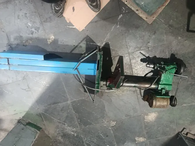 Furadeira de bancada industrial com motor trifásico de 1cv