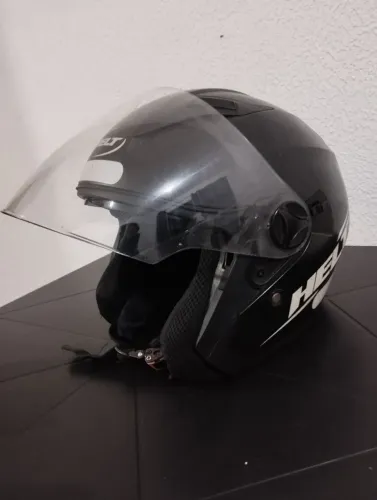 Vendo ou troco capacete HELT com óculos 