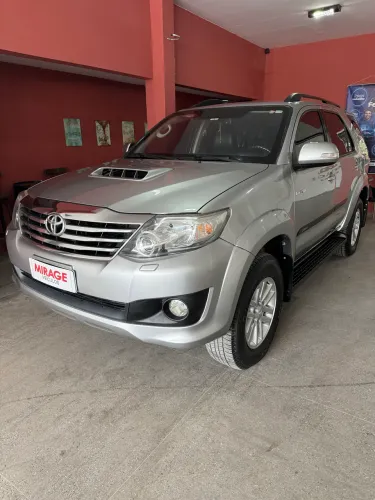 Toyota Hilux SW4 SRV D4-d 4X4 3.0 TDI Dies. AUT 2015