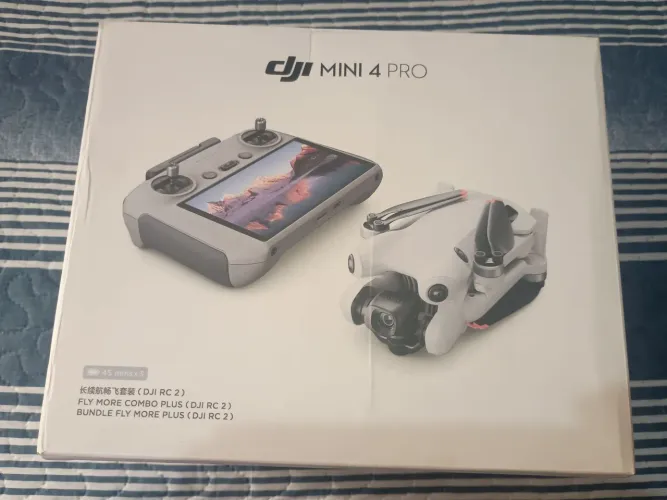 Vendo este Drone mini 4 pro, bem conservado pouco voo