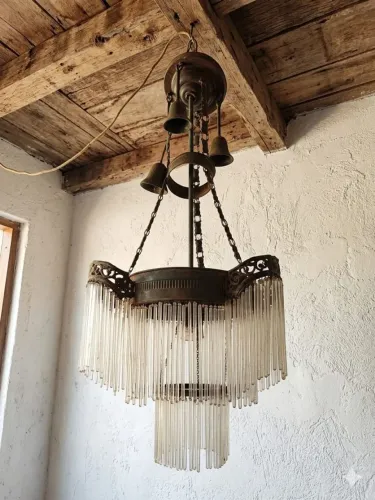 Lustre antigo de teto com canutilhos de vidros